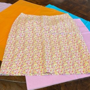 Filed Gear skirt made with 97% cotton.